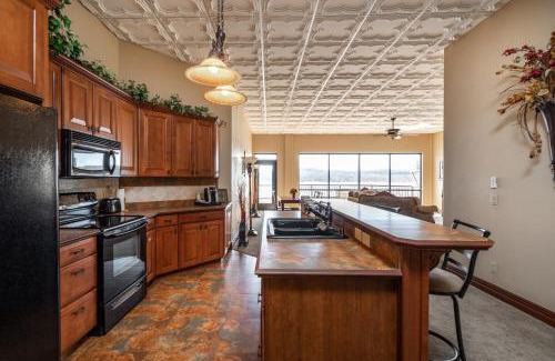 Ridgedale House | D'Monaco Resort Condos on Table Rock Lake