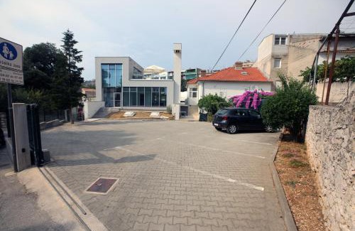 Plisac Apartment | D R Apartments