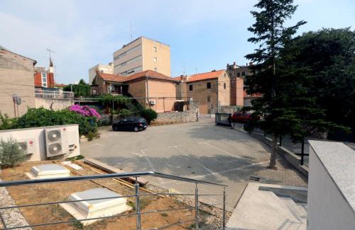 Plisac Apartment | D R Apartments
