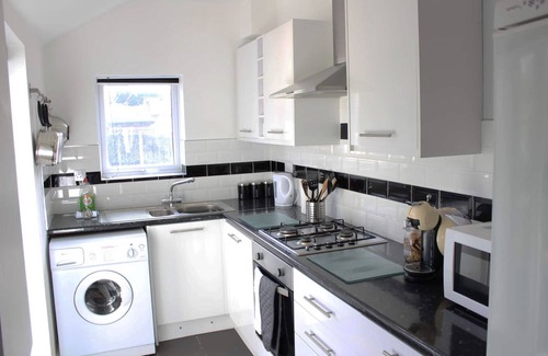 Beighton House | D's Place Close to J30/J31 on M1 - FREE PARKING - Spacious