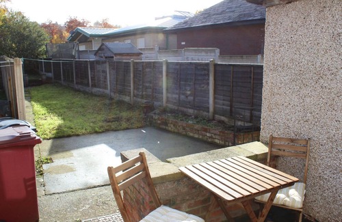 Beighton House | D's Place Close to J30/J31 on M1 - FREE PARKING - Spacious