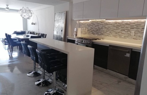 Amapas Condo | D'Terrace Luxe 2 King/2ba Apt Los Muertos Beach/Pier Romantic Zone, hot tub, pkg