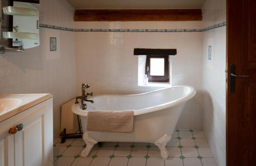 Asperjoc Apartment | d'une Source