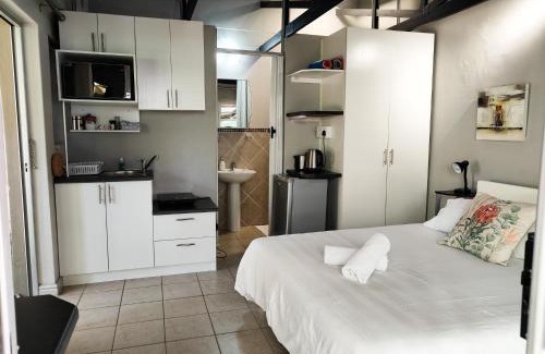 Durbanville House | D'urbanmist Self-Catering Guest House