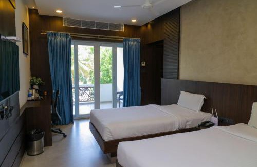 Erode Hotel | D Wayfarer Inn Resort