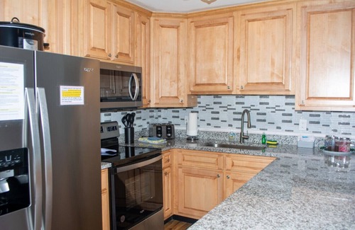 Ghent Condo | D103 · Winterplace Ski in Ski out condo First floor! D103