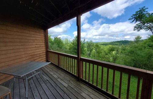 Ghent Condo | D103 · Winterplace Ski in Ski out condo First floor! D103