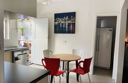 St. Albans House | D113 magnificent Marsden Garden City Stay