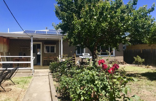 St. Albans House | D113 magnificent Marsden Garden City Stay