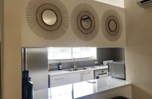 Sunshine West House | D118 Cawood Family Stay