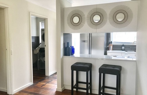 Sunshine West House | D118 Cawood Family Stay
