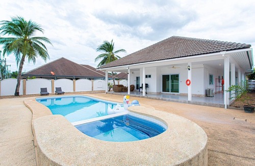 Bo Fai Villa | D2 Pool Villa Huahin Near the beach!