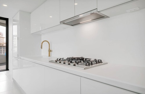 Coal Harbour Condo | D28 - Bold. Iconic. Unforgettable. 2BR at The Butterfly