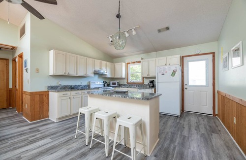 Carolina Dunes House | D3906 Coker Cabana. Oceanside! Community Sound and Beach Access!