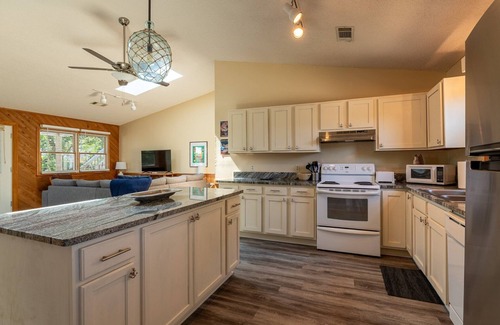 Carolina Dunes House | D3906 Coker Cabana. Oceanside! Community Sound and Beach Access!