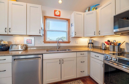 Carolina Dunes House | D3943 The Pup Deck. Oceanside, Pool, Hot Tub, Pets OK, Beach & Sound Access!