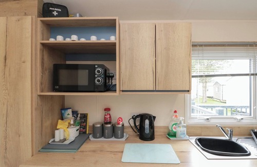 Reighton Cottage | D43 SILVERWOOD, pet friendly, with a garden in Filey
