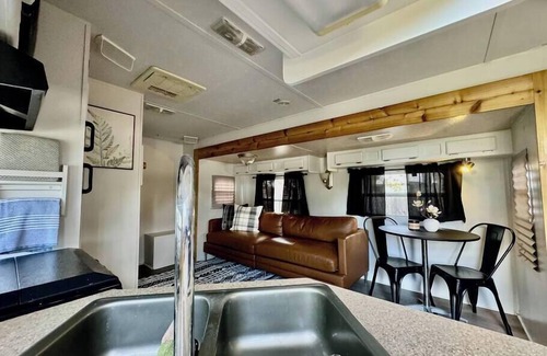 Dripping Springs House | D6 Moonlight RV: Hike/Swim/Yoga