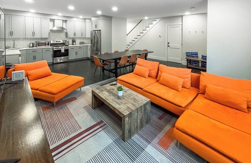 Quincy House | D79 Spacious 5-bedroom house with Roofdeck near Boston!