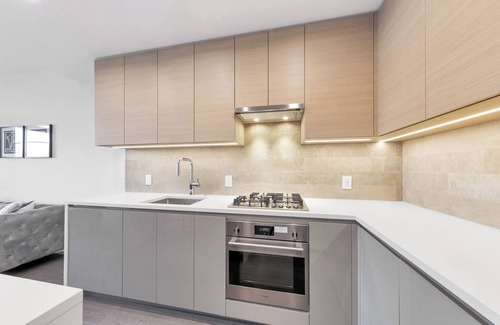 East Side Apartment | D9 - Modern 1-Bedroom at Gilmore with Luxurious Amenities