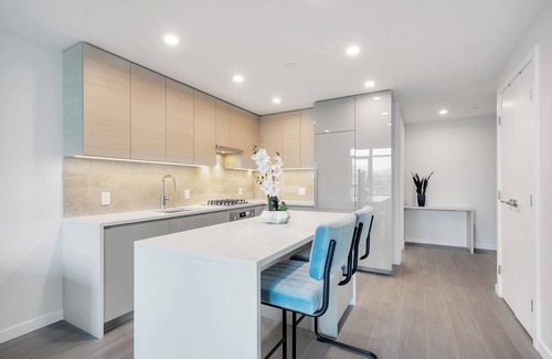 East Side Apartment | D9 - Modern 1-Bedroom at Gilmore with Luxurious Amenities