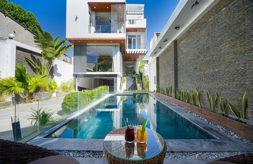 Ngu Hanh Son Villa | Da Na Beach Villa