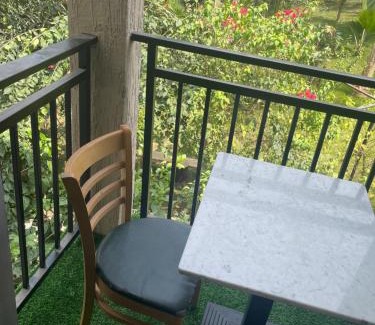 Aburi Hotel | da palm inn