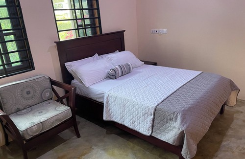 Aburi Hotel | Da Palm inn
