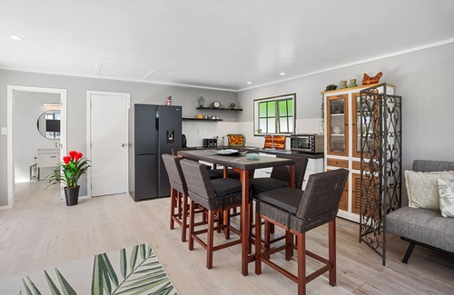Athenree House | Da Vics - Athenree Holiday Home