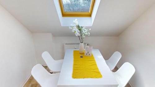 Kappel Apartment | Dachgeschossromantik genießen, Bushaltestelle fußläufig erreichbar, WLAN