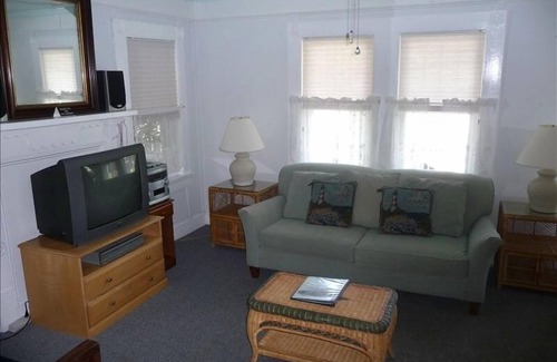 Ocracoke House | Dad's Retreat/3 BR Island Home with Boat Docking