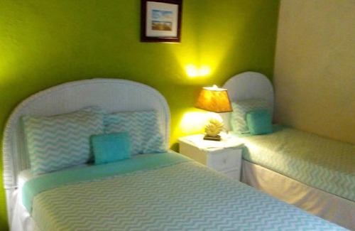 Gregory Town Hotel | Daddy Joes