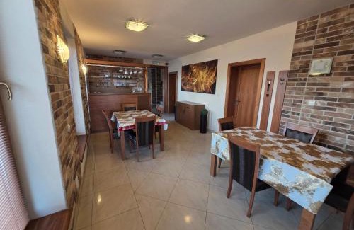 Cerveny Hradok House | DaDeli
