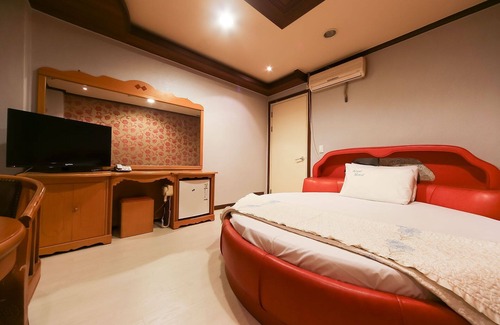 Sincheondong Hotel | Daegu Dongdaegu Station Royal Hotel