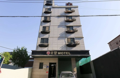 Daedeok-gu Hotel | Daejeon Sintanjin Royal