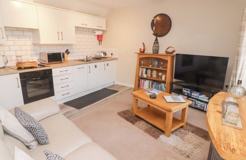 Tenby Cottage | DAFFODIL APARTMENT, pet friendly in Kilgetty
