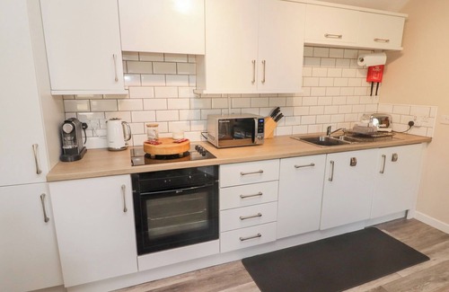 Tenby Cottage | DAFFODIL APARTMENT, pet friendly in Kilgetty