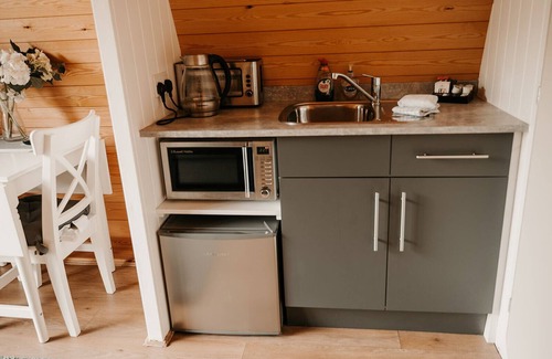 Torver Apartment | Daffodil Glamping Pod