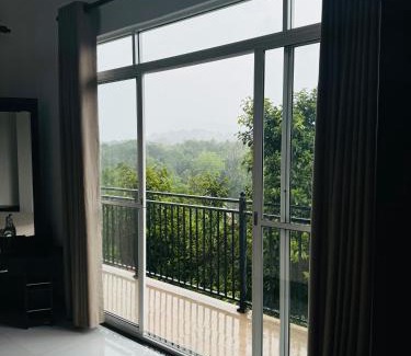 Pathadumbara Bed & Breakfast | Daffodil Home