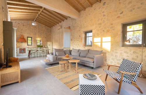 Assos Villa | Dafni - Two Bedroom Villa, Sleeps 4