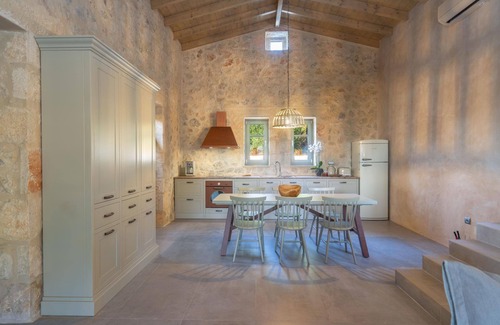 Assos Villa | Dafni - Two Bedroom Villa, Sleeps 4