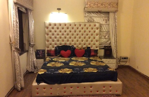 Chhatarpur Bed & Breakfast | Dagar Apartment -Bed and Breakfast