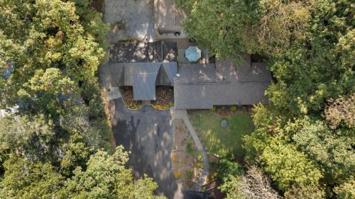 Highlands House | Dahlia House, 5 BDRM, Walk to town