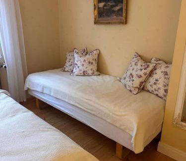 Vaderstad Bed & Breakfast | Dahlias Bed & Breakfast