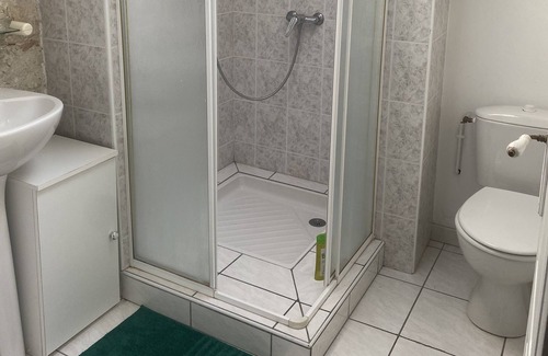 Clermont-Dessous Bed & Breakfast | Daho room "Chez Sophie" 4 people maximum