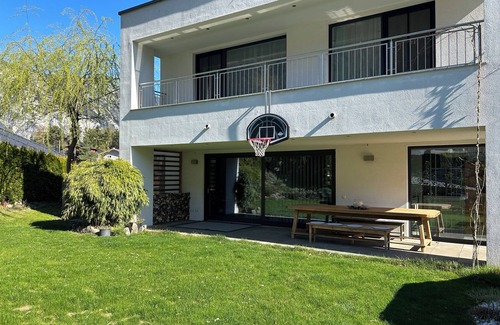 Sautens House | Dahuam - Modern vacation home (6-8 people) with open-plan living area and garden
