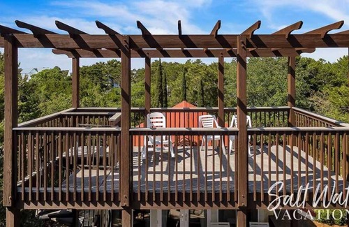 Gulfview Heights Cottage | Daily Activities Included🚤🎣👙| Inviting Family Getaway Cottage🌊🩱☀️