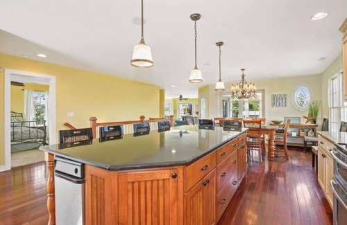Cedar Neck House | DAILY ACTIVITIES INCLUDED*! WELL EQUIPPED HOUSE, BOOK TODAY!