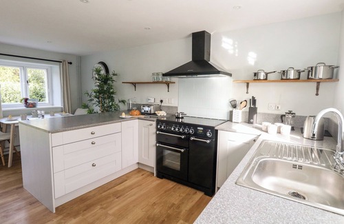 Littlebredy Cottage | DAIRY COTTAGE, pet friendly, character holiday cottage in Abbotsbury