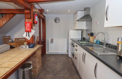 Ash Mill Cottage | DAIRY COTTAGE, pet friendly, with a garden in South Molton